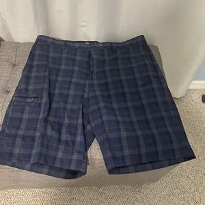 Greg Norman Golf Shorts Size 36 Men’s BNWT